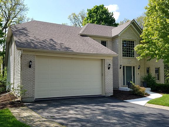 3rd image of 3 Burr Oaks Ct