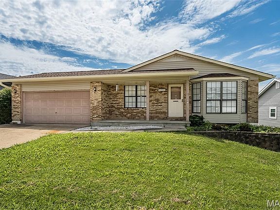 2nd image of 3152 Lupine Dr