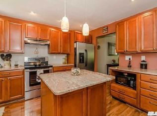 211 Radio Ave, Miller Place, NY