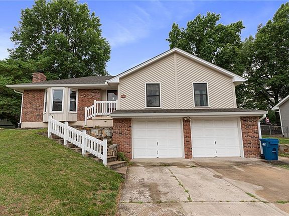 2nd image of 525 Sharon Dr