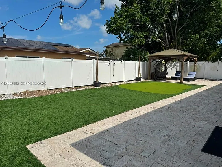 222 NW 41st Ave — Photo 13