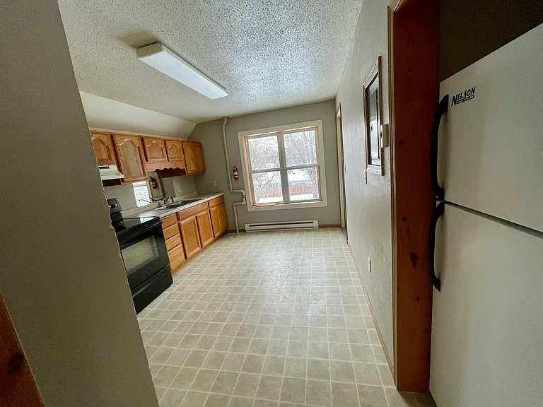 528 Spruce St — Photo 9