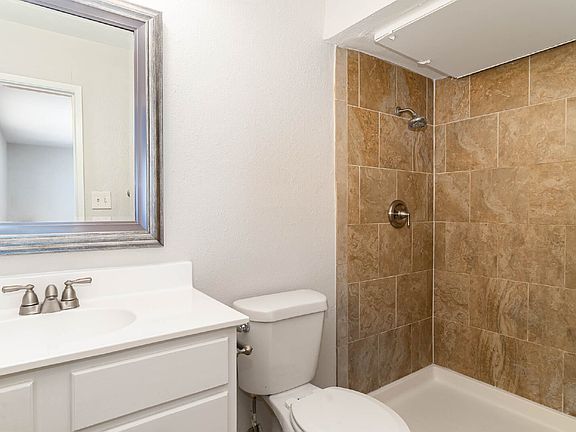 3rd image of 4220 Yellowleaf Dr