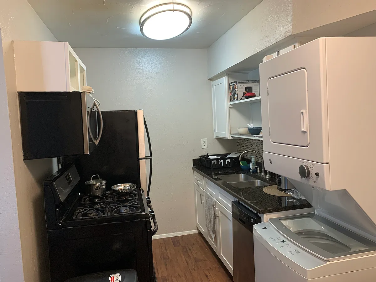 Photo 2 of 6 - 2401 Manor Rd #208 - Austin, TX Building Photo - 2401 Manor Rd #208