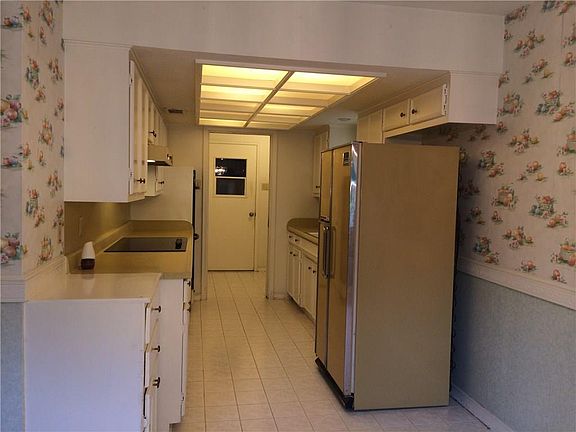 4th image of 2213 Indian Creek Dr