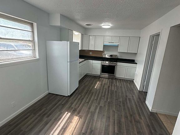 3rd image of 113 Will Rogers Ave