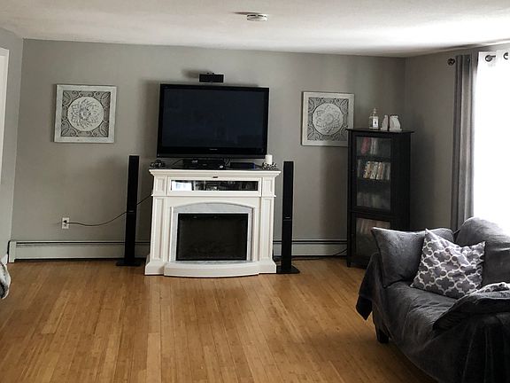 Main Level Livingroom