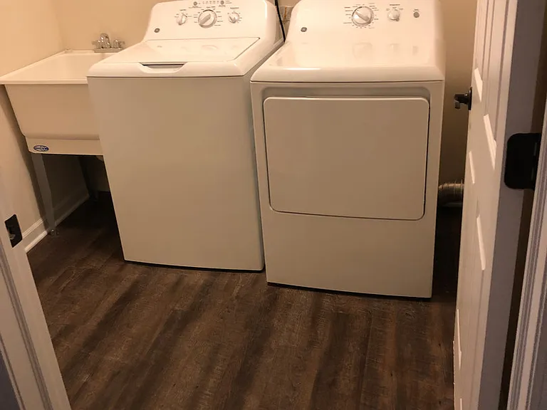 8269-8331 Promenade Cir — Photo 13