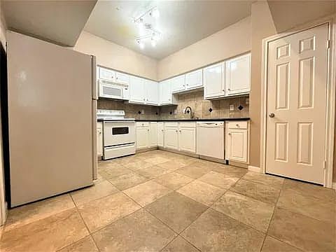 2nd image of 2255 Braeswood Park Dr APT 264