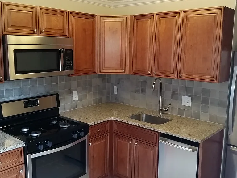 1432 E Palmer St — Photo 7