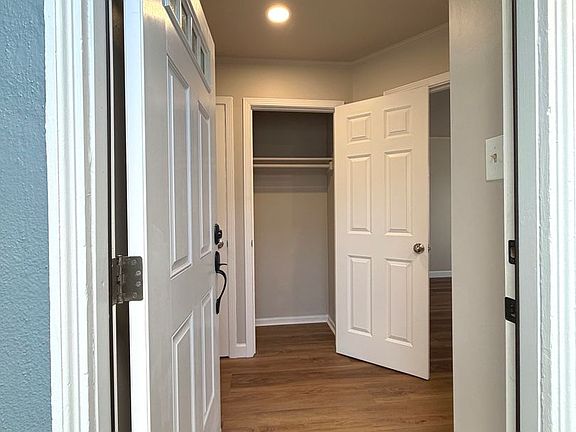 3rd image of 2644 Alemany Blvd