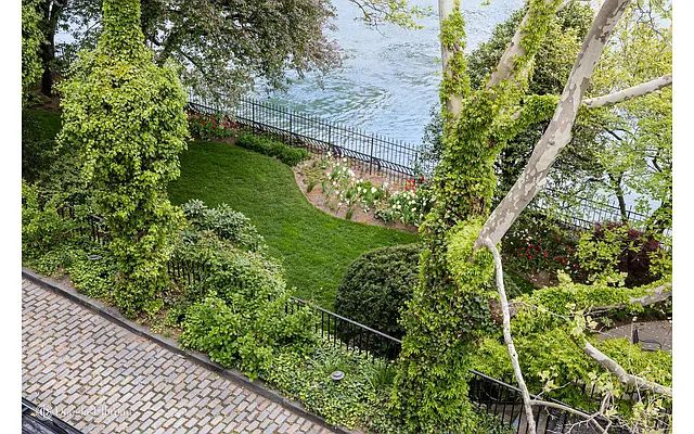 Sold by Douglas Elliman | media 10