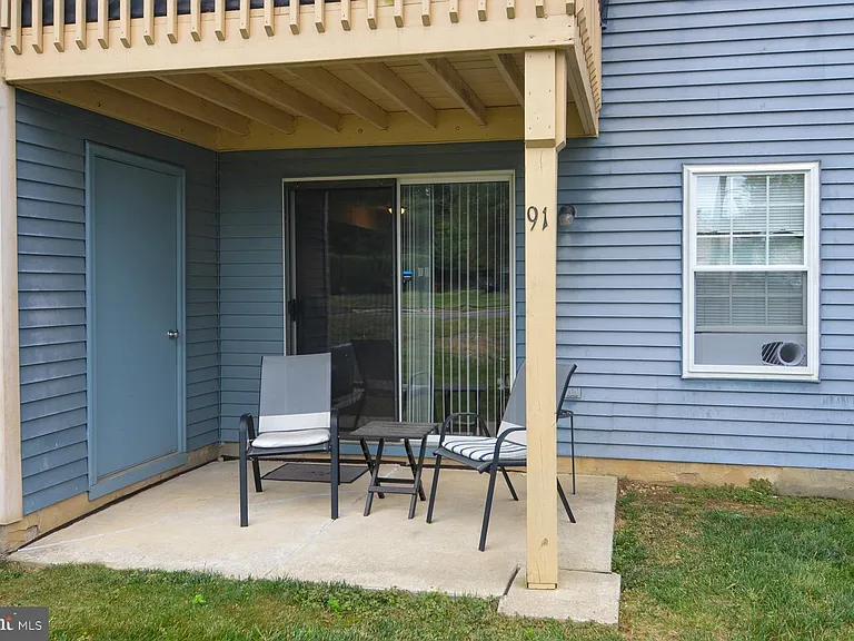 91 Pinewood Dr — Photo 10