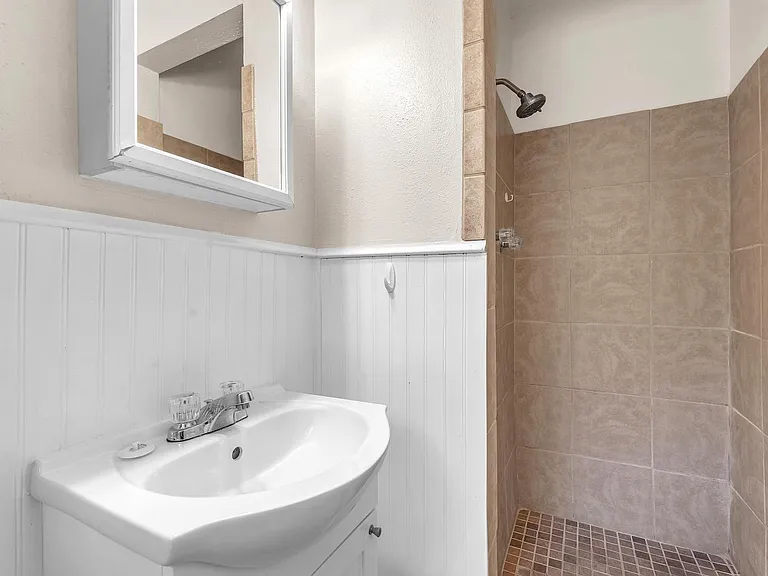 385 Lincoln Ave — Photo 23