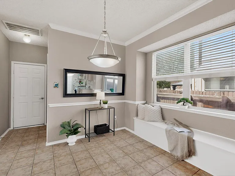 2023 Nottingham Pl — Photo 4