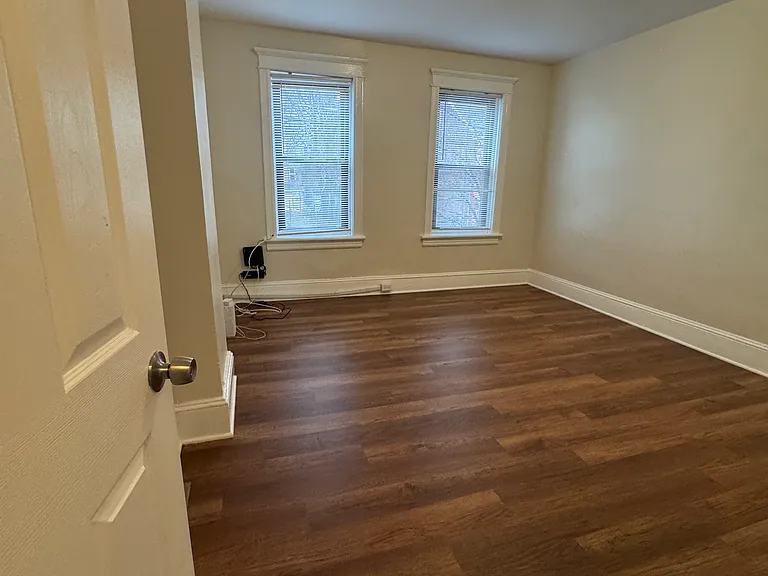63 Asbury St — Photo 9