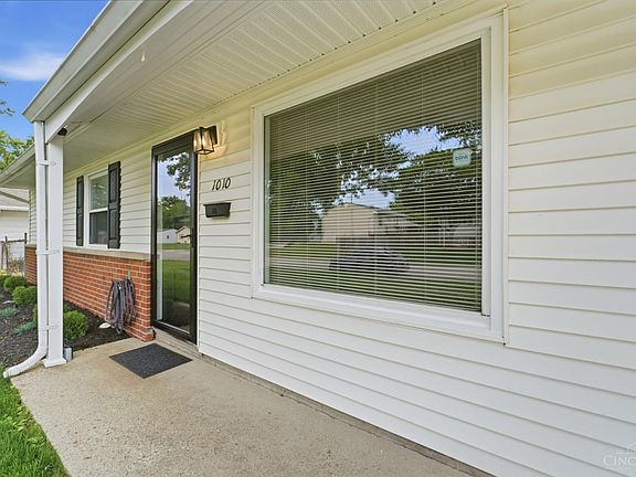 4th image of 1010 Stratford Pl