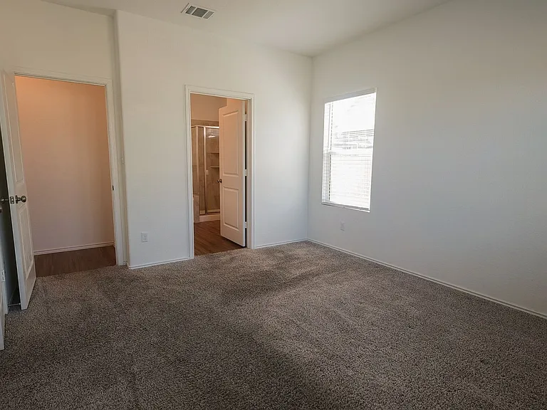 1321 Weatherford Ln — Photo 13