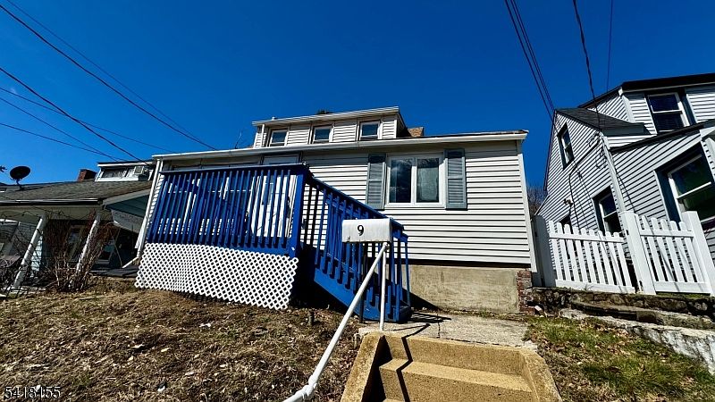 1st image of 9 Lakeview Ave