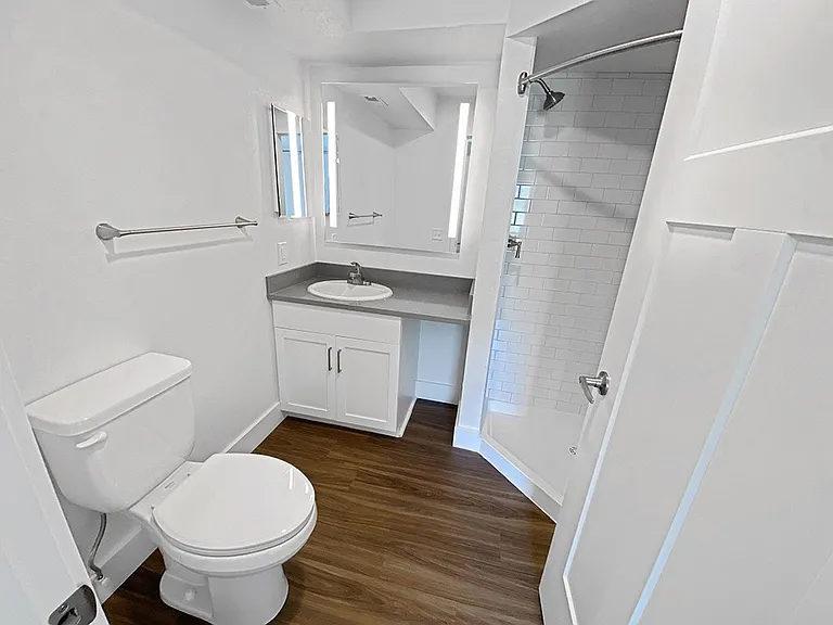 Byron Lakes Apartments — Photo 59