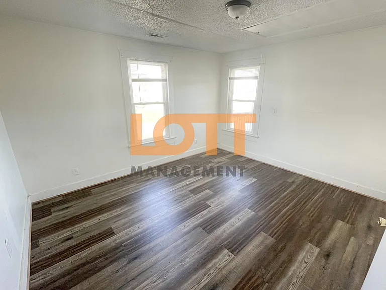 403 Old Paris Mountain Rd — Photo 8