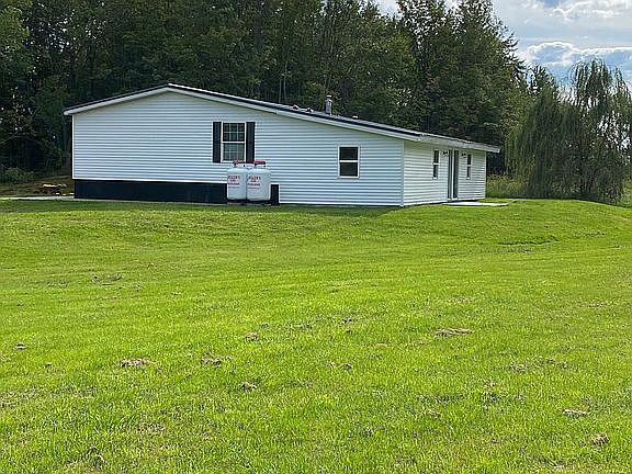 3rd image of 35395 Carpenter Rd