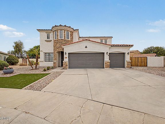 3rd image of 1421 E SADDLEBROOK Court