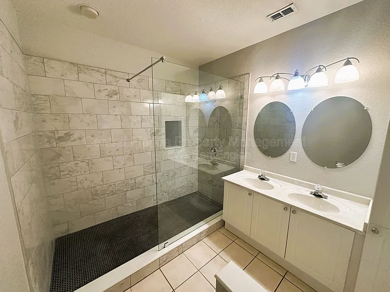 2525 Lancien Ct — Photo 8
