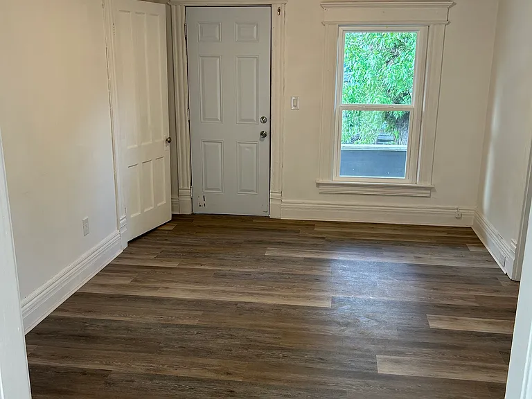 323 W Calthrop Ave #2 — Photo 19