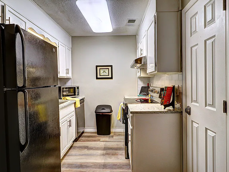 213 High Creek Dr — Photo 16