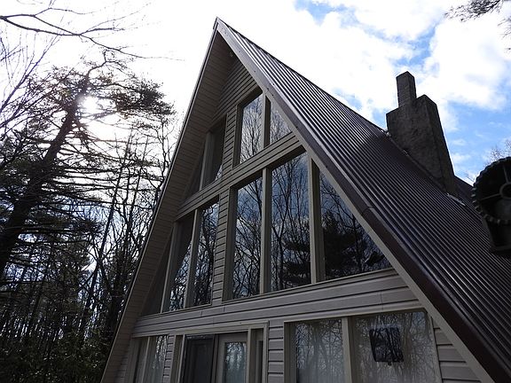 2nd image of 917 Mountain View Dr
