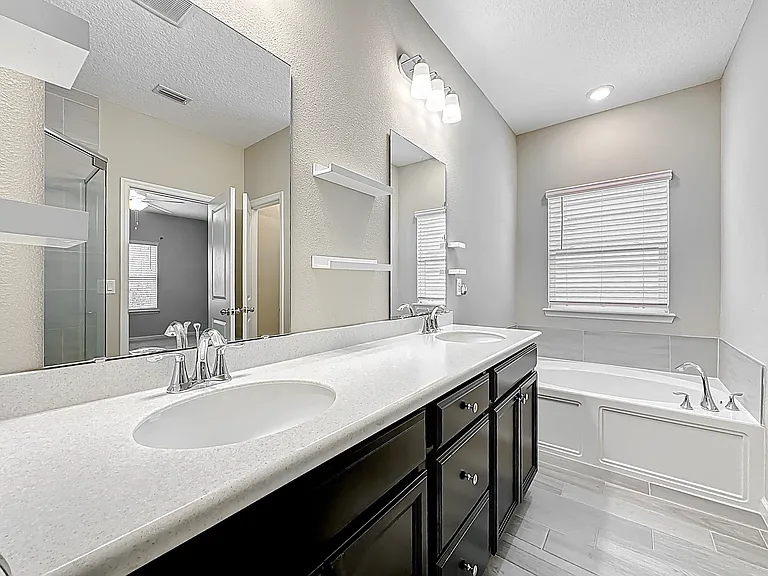 9504 Lovage Ln — Photo 22