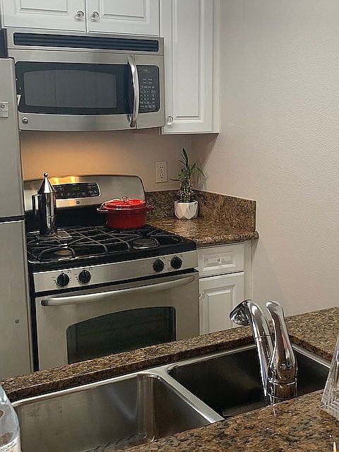 1st image of 7320 Hawthorn Ave APT 116