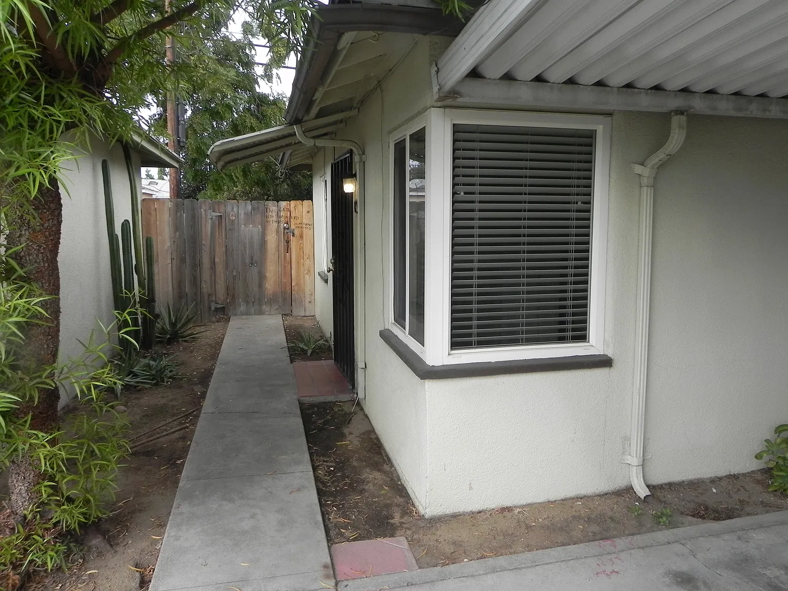 2537 E Harvard Ave — Photo 1