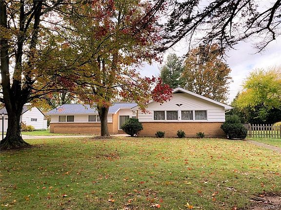 2nd image of 16 Hunters Ln
