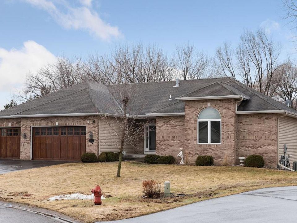 1st image of 976 Pheasant Hills Dr