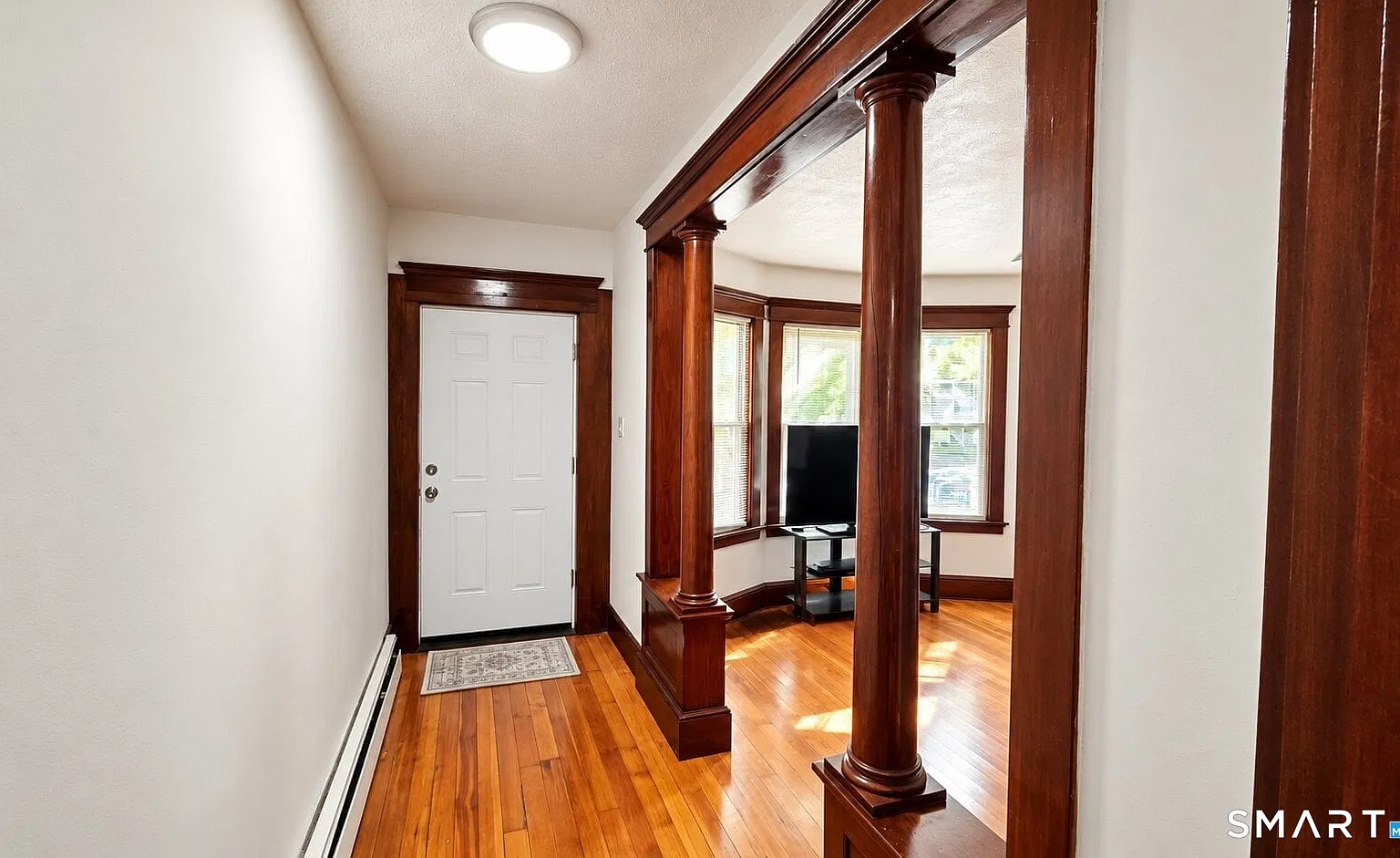 2 bed, 1.0 bath, 1090 sqft, $1,900 — Photo 4
