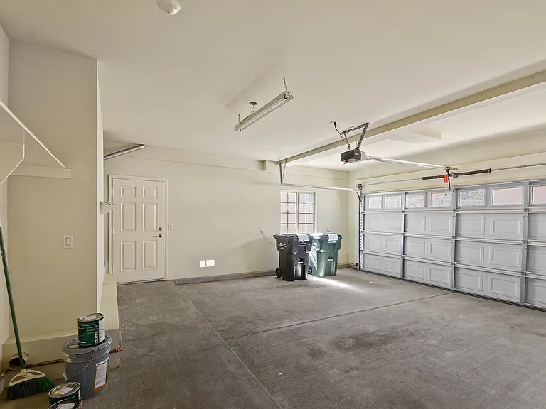 1160 E Grand Ave — Photo 20