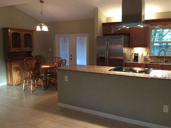 4th image of 405 Temple Dr