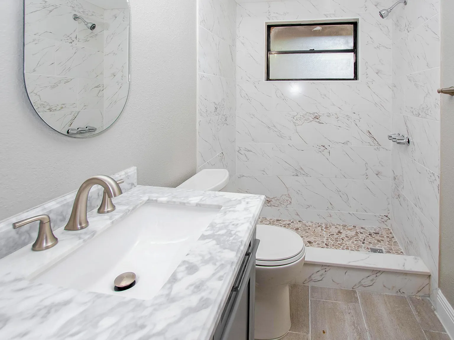 4 bed, 2.5 bath, 3888 sqft, $832 — Photo 3