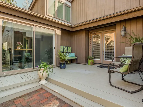 5110 Dunes Ct, Charlotte, NC 28226