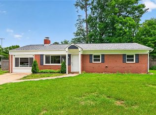 313 Sparrow Rd, Chesapeake, VA 23325