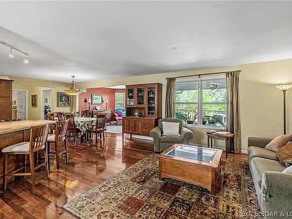 3rd image of 16926 Mahurin Dr
