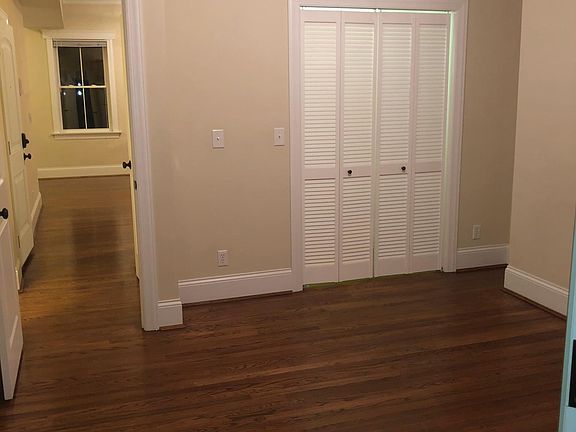 5th image of 2619 Cleinview Ave #1