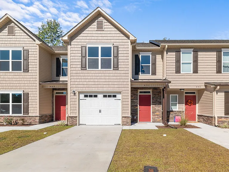 451 Sullivan Loop Rd — Photo 1