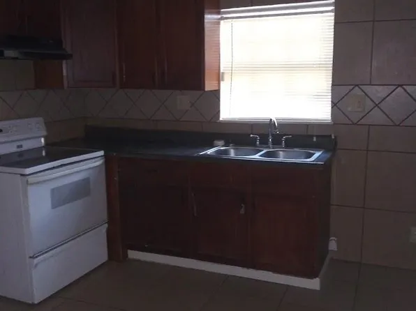767 G St #1, San Antonio, TX 78220