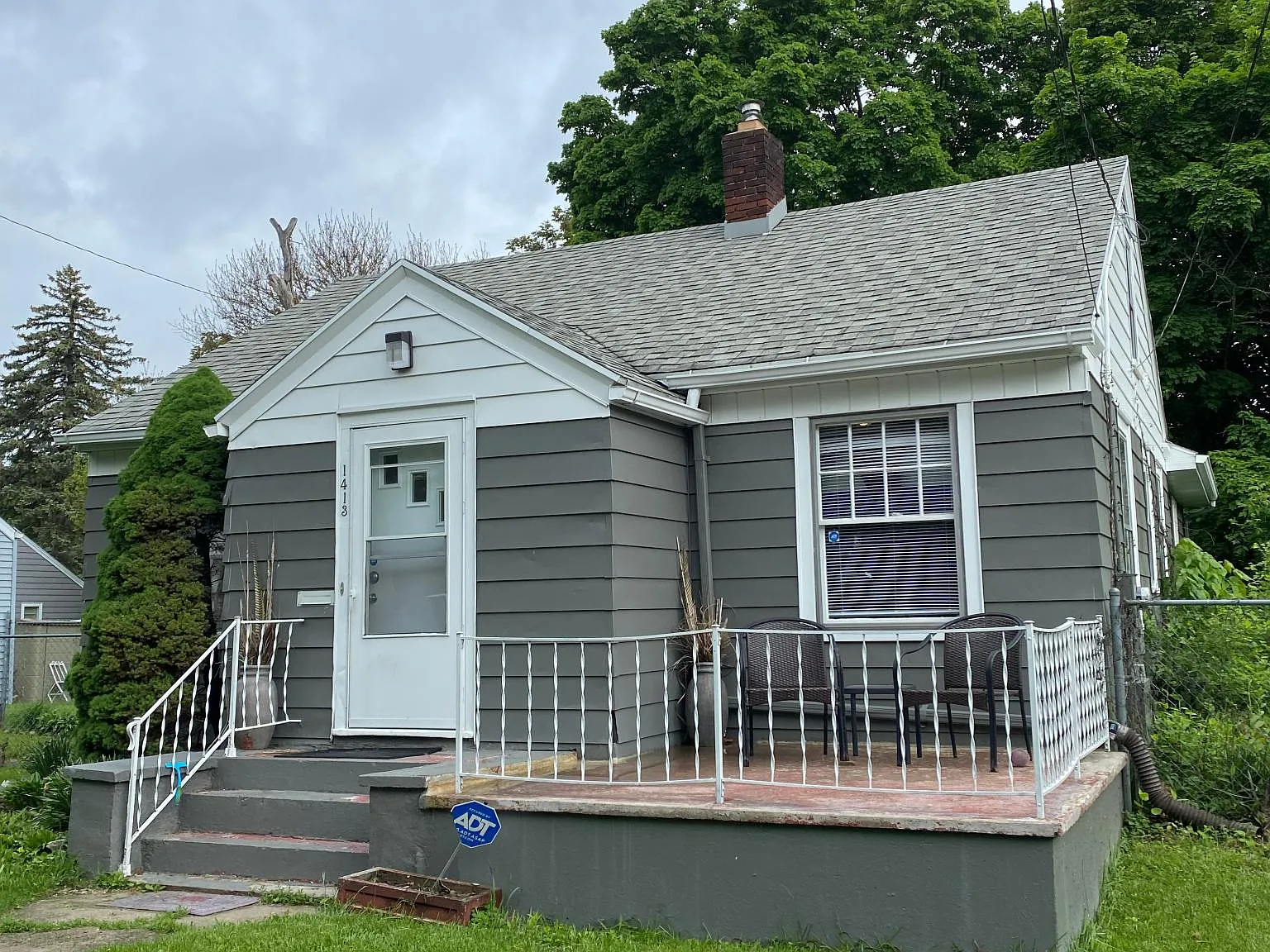 1413 E North St — Photo 1