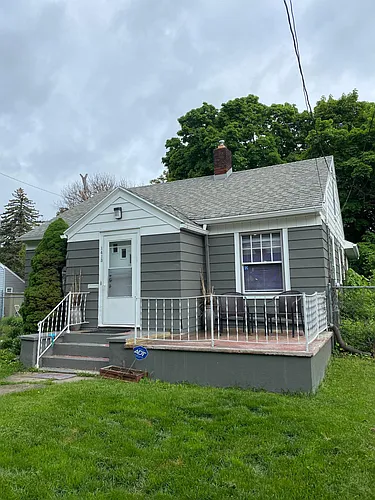 1413 E North St Photo 1