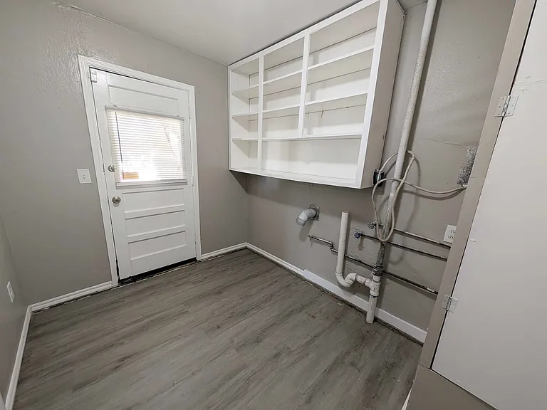 1025 Hoyt Ave — Photo 11