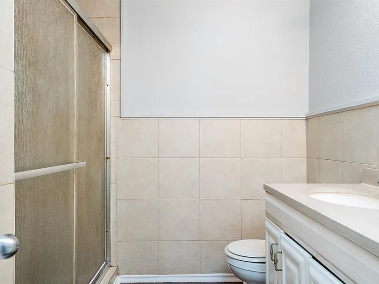19007 Remington Park Dr — Photo 13